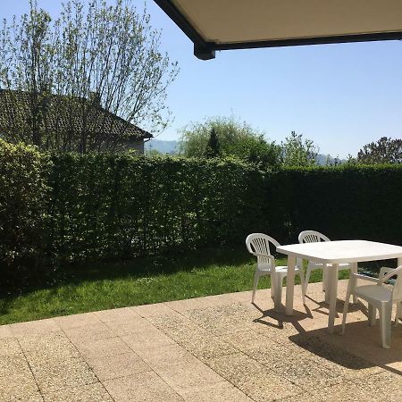 appartement proche mer avec jardin ensoleillé Houlgate Esterno foto