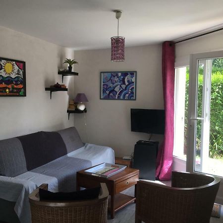 appartement proche mer avec jardin ensoleillé Houlgate Esterno foto