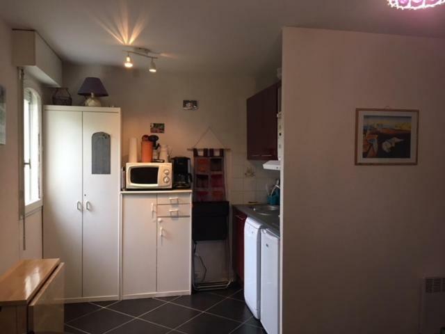 appartement proche mer avec jardin ensoleillé Houlgate Esterno foto