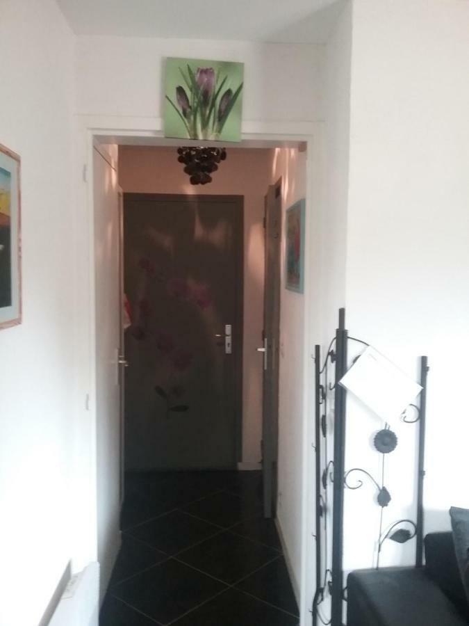 appartement proche mer avec jardin ensoleillé Houlgate Esterno foto
