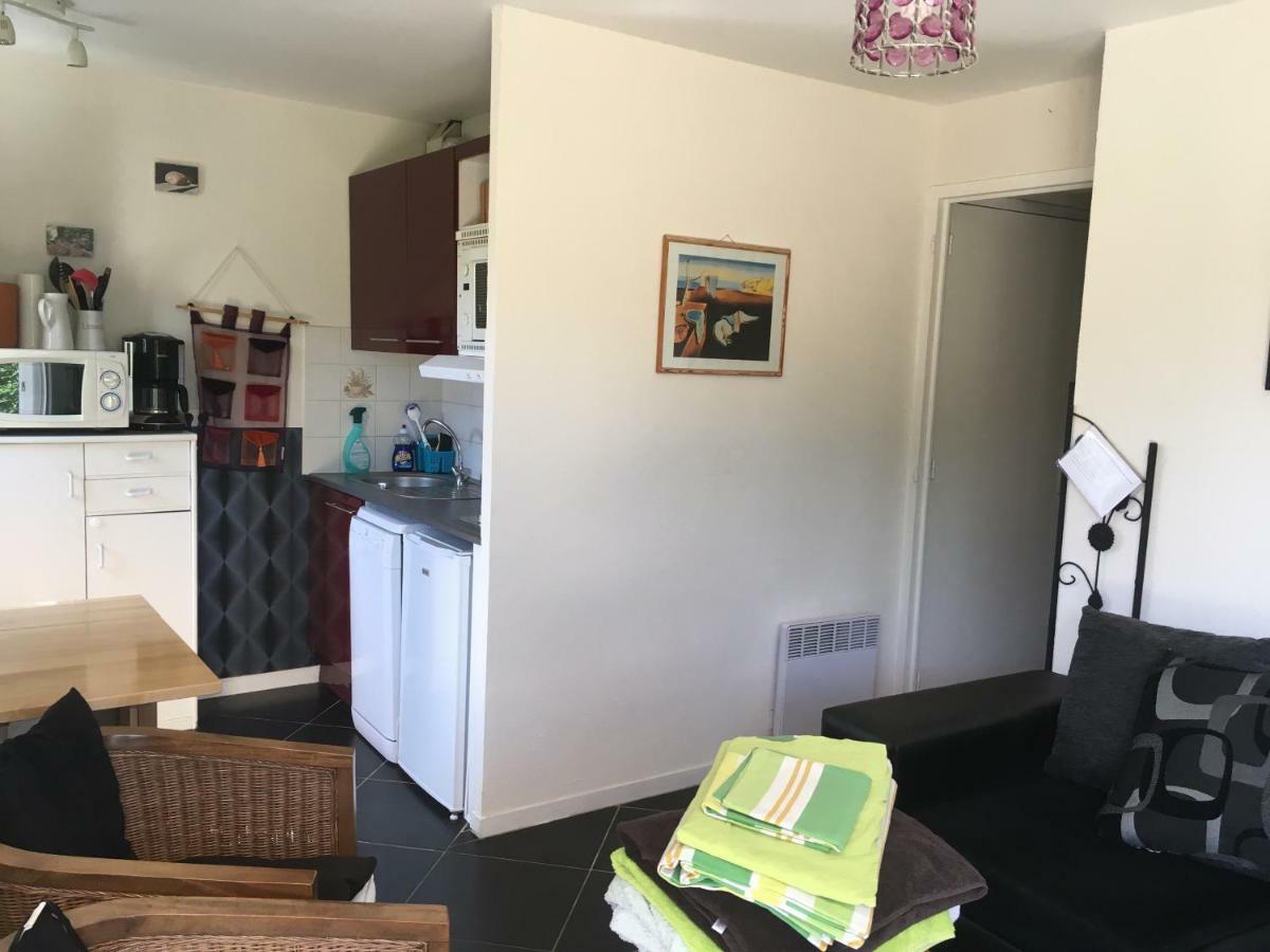 appartement proche mer avec jardin ensoleillé Houlgate Esterno foto